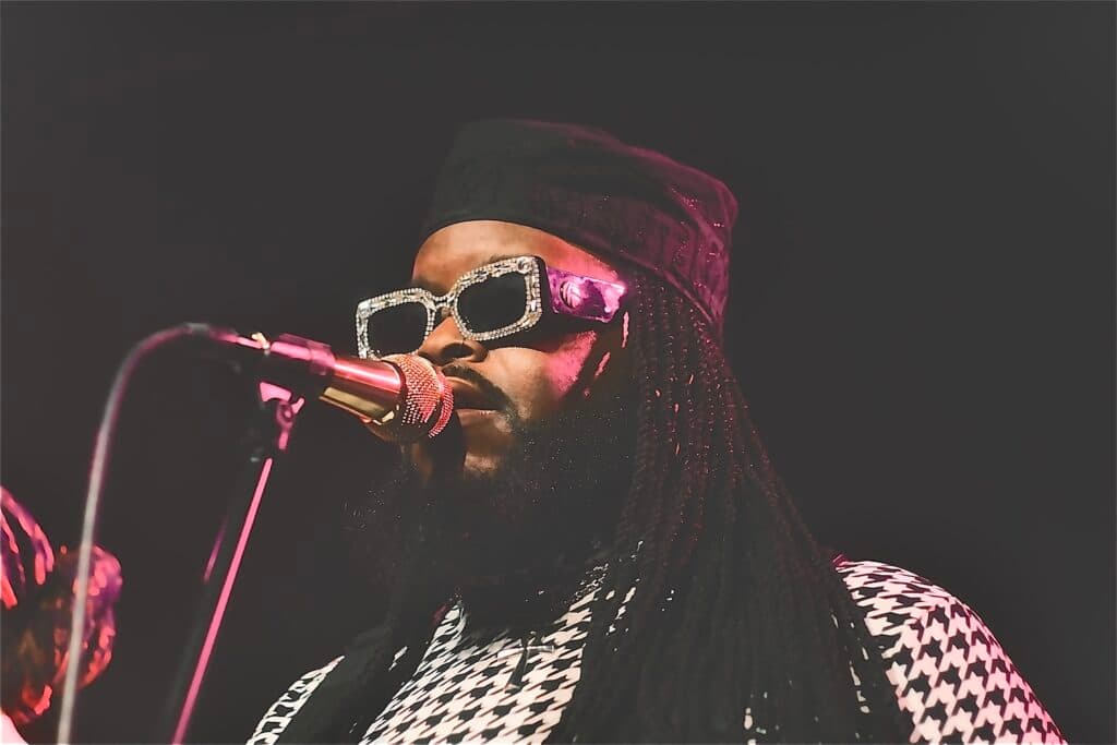 “Please Calm Yo Bi*** A** Down”: Manasseh Sets His Boundaries Ablaze on “CBD,” a Smoldering Psych-Soul Diss Track ft. femdot.